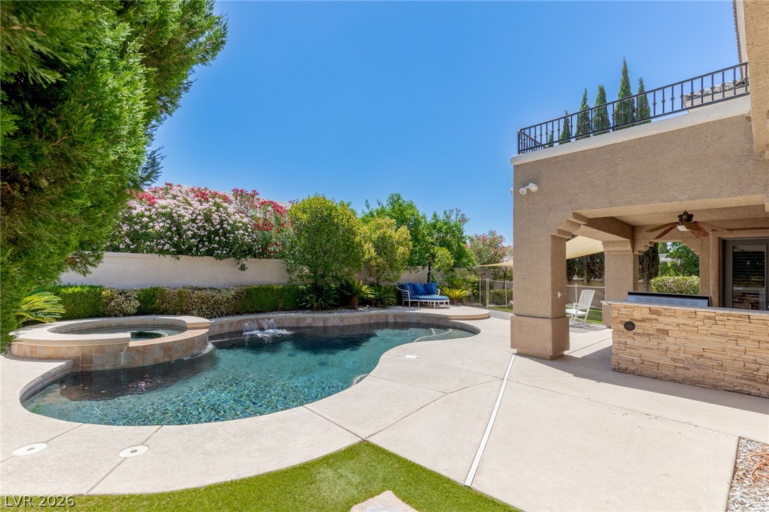 300 Kingsclear Court Las Vegas NV 89145