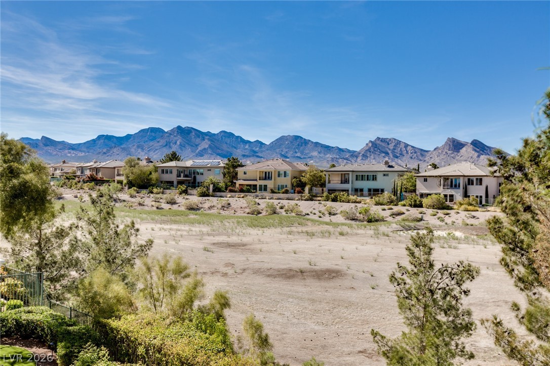 300 Kingsclear Court Las Vegas NV 89145