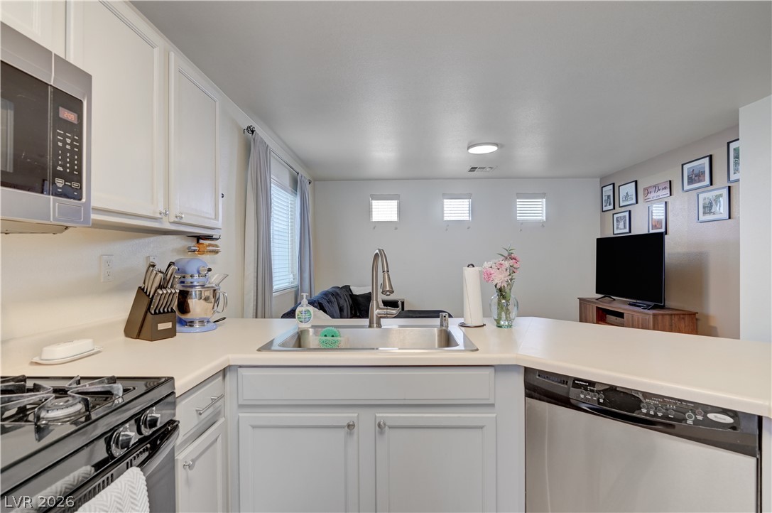 10374 Midnight Iris Street Las Vegas NV 89183