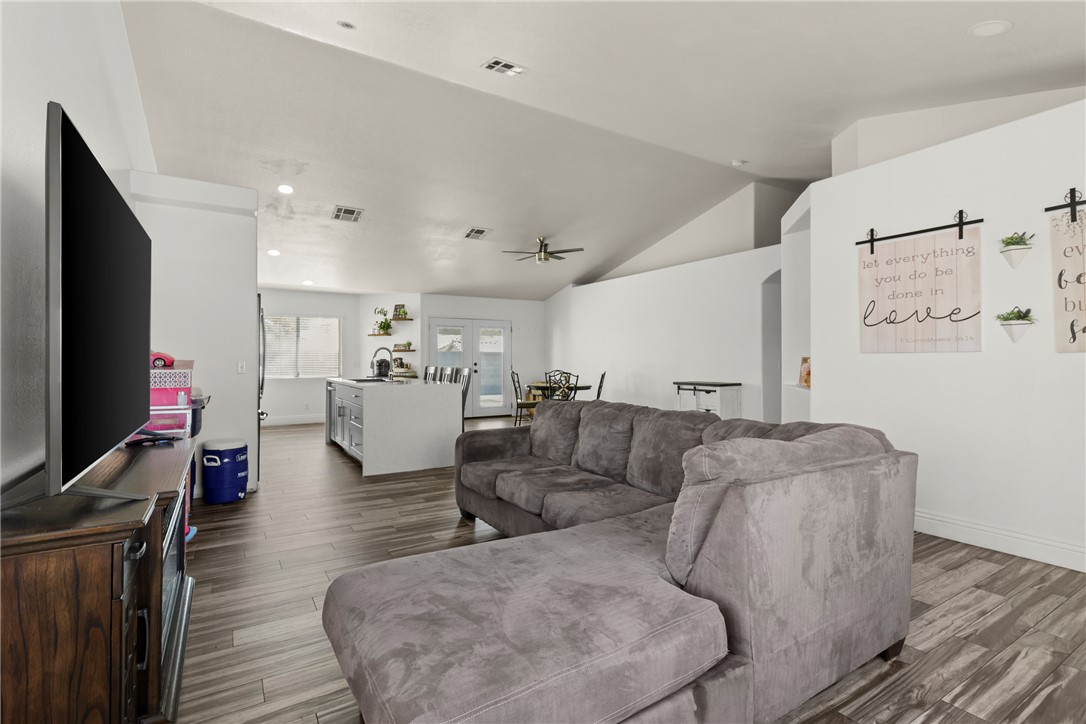 5438 Iberville Street North Las Vegas NV 89031