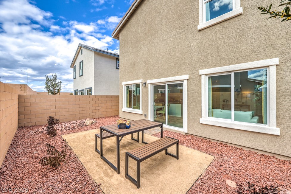 1082 Saffron Toucan Lane Henderson NV 89011
