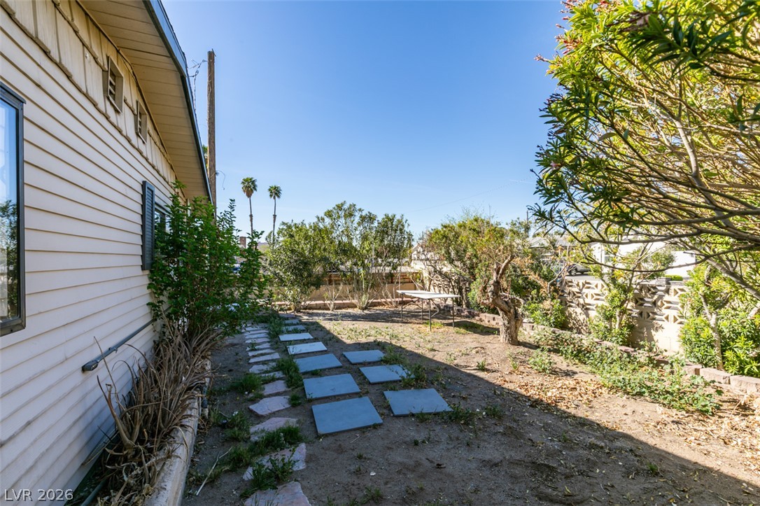 2211 Frontier Ave Avenue Las Vegas NV 89106