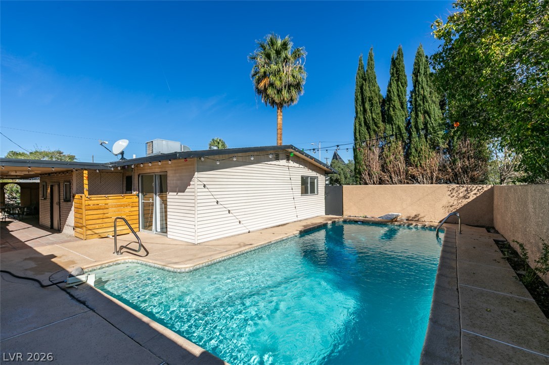 2211 Frontier Ave Avenue Las Vegas NV 89106