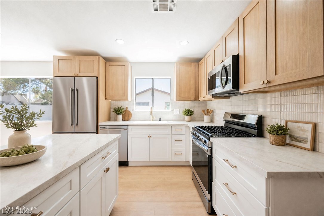 35 Hickory Street Las Vegas NV 89110