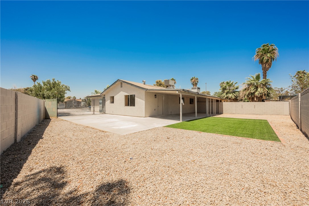35 Hickory Street Las Vegas NV 89110