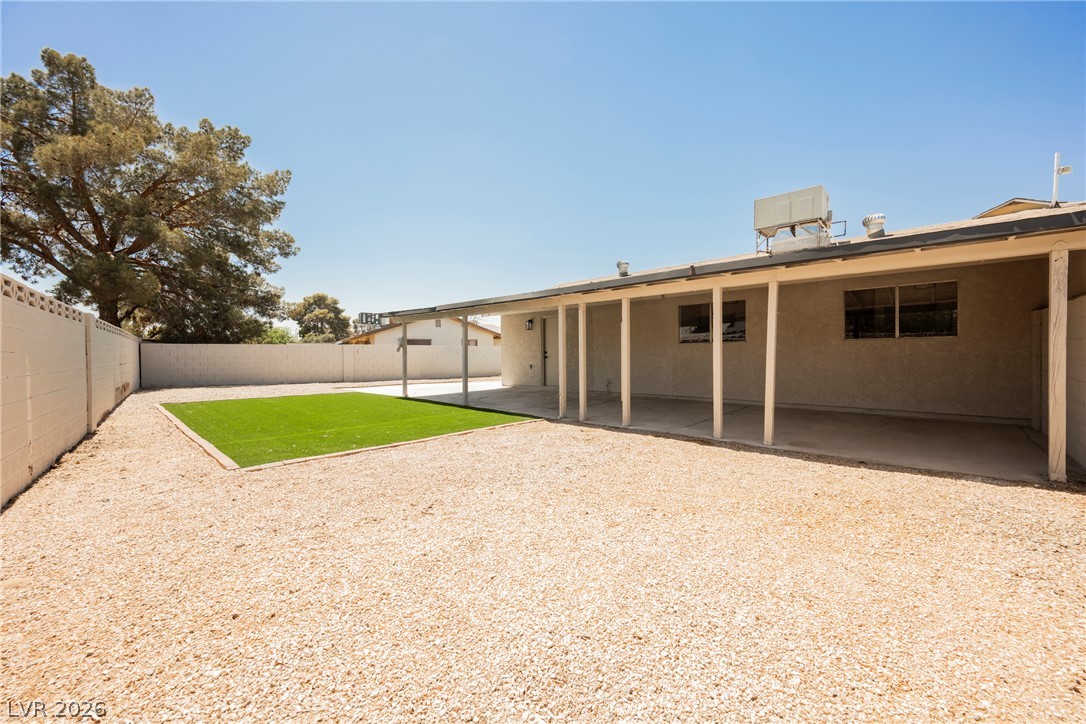 35 Hickory Street Las Vegas NV 89110
