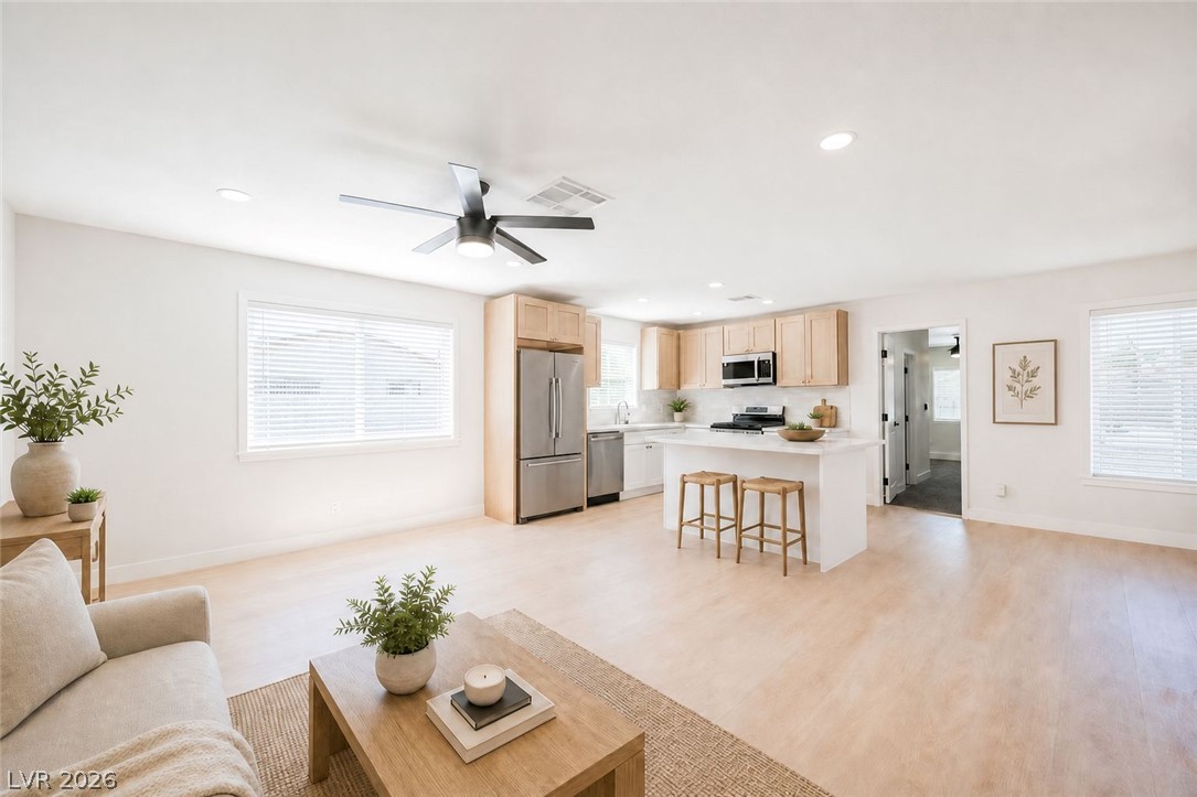 35 Hickory Street Las Vegas NV 89110