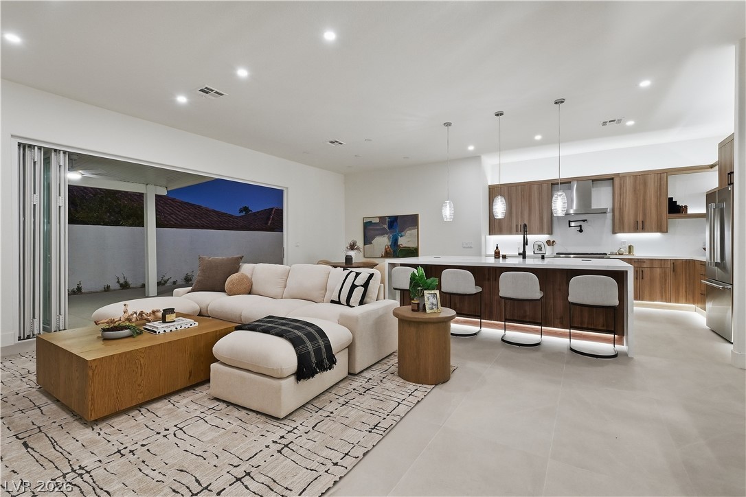 1612 Hidden Spring Drive Las Vegas NV 89117