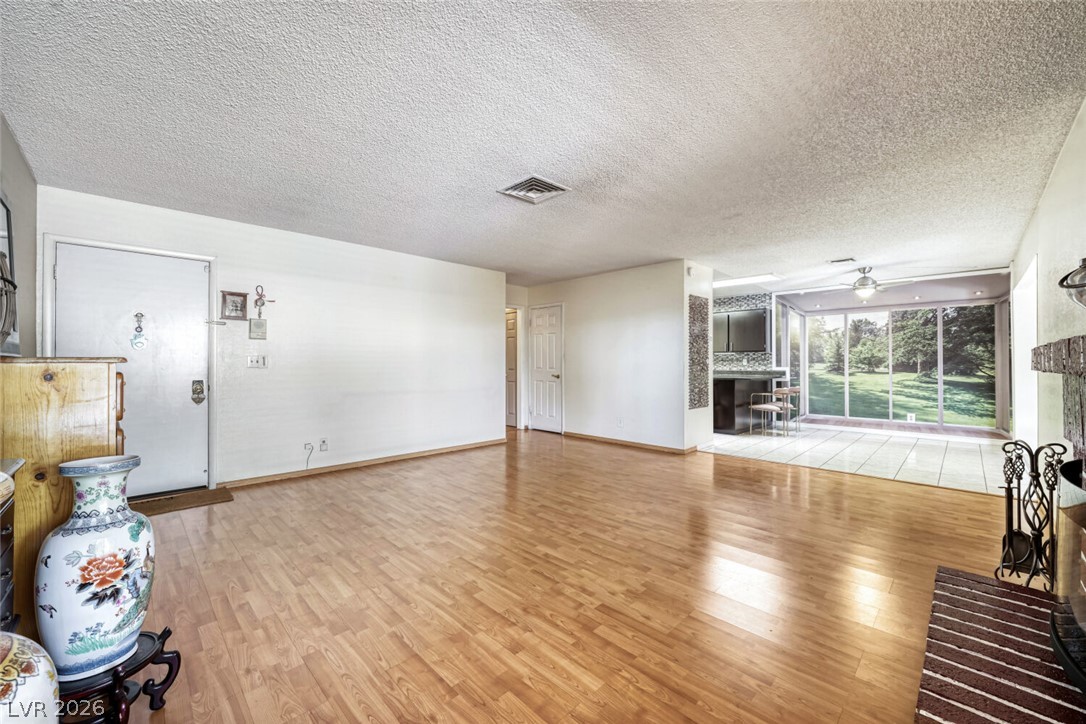 6712 Oak Valley Drive Las Vegas NV 89103