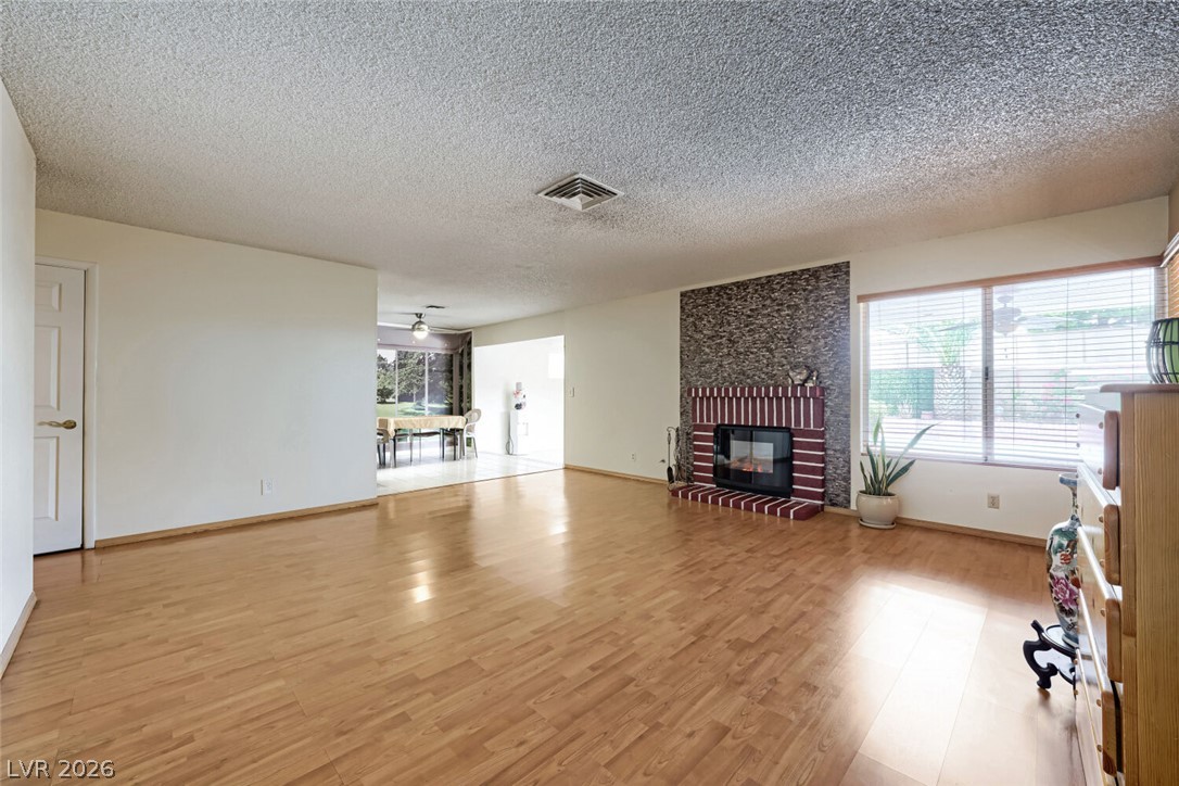 6712 Oak Valley Drive Las Vegas NV 89103