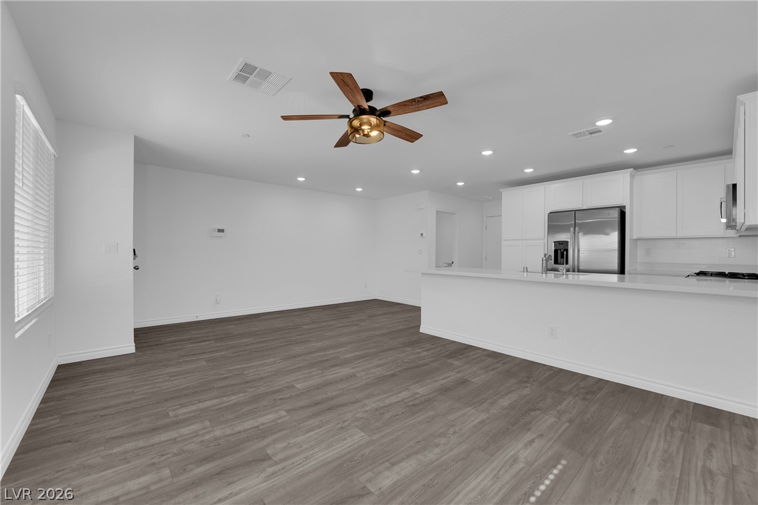 6198 Foxes Dale Street Las Vegas NV 89166