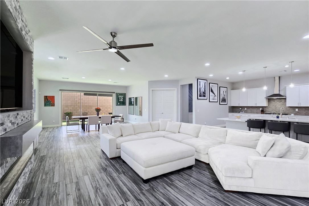 351 Dandelion Brook Court Las Vegas NV 89148