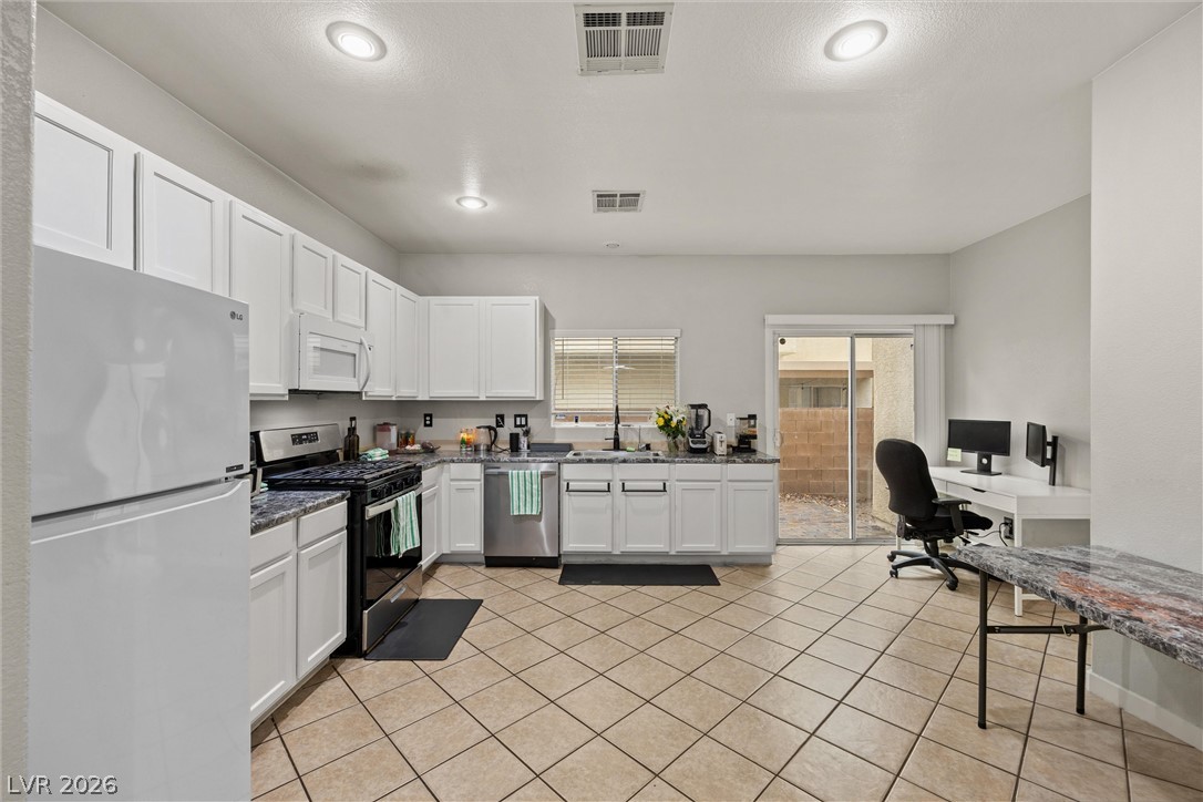 6880 Silver Eagle Avenue Las Vegas NV 89122