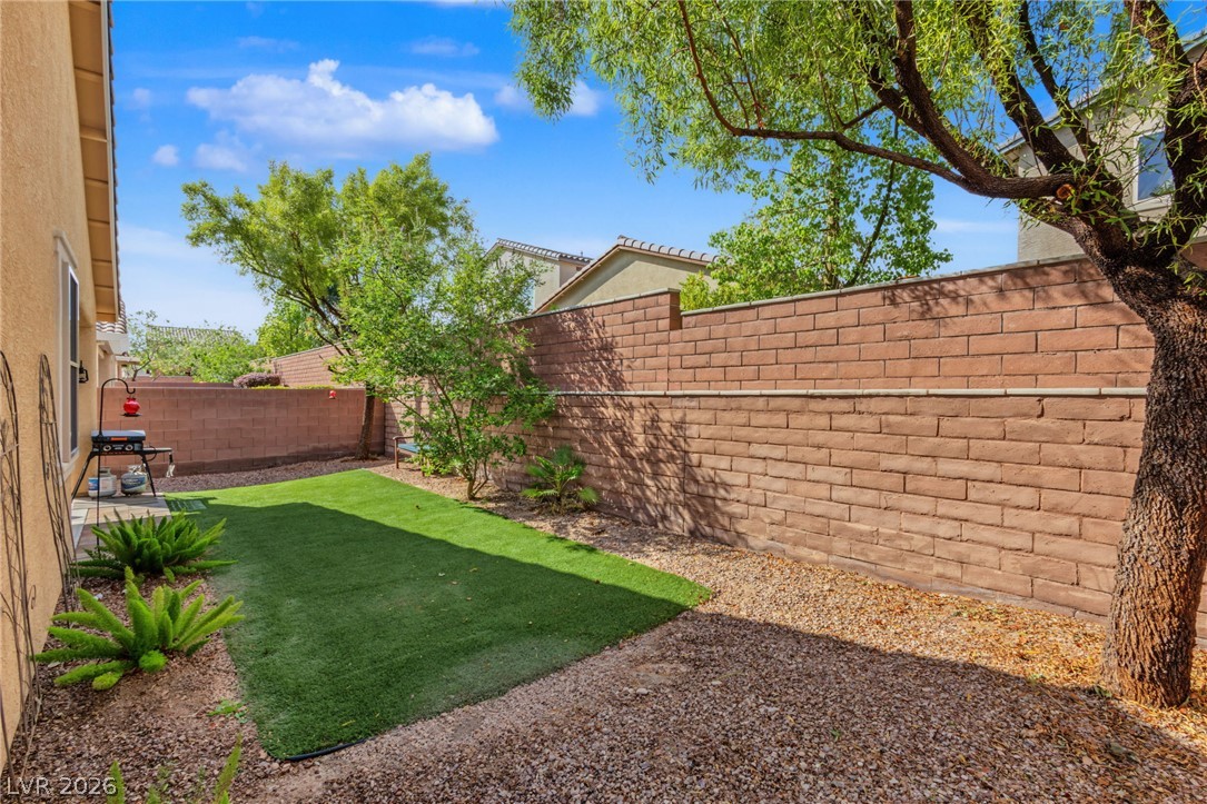 9182 Parkstone Avenue Las Vegas NV 89178