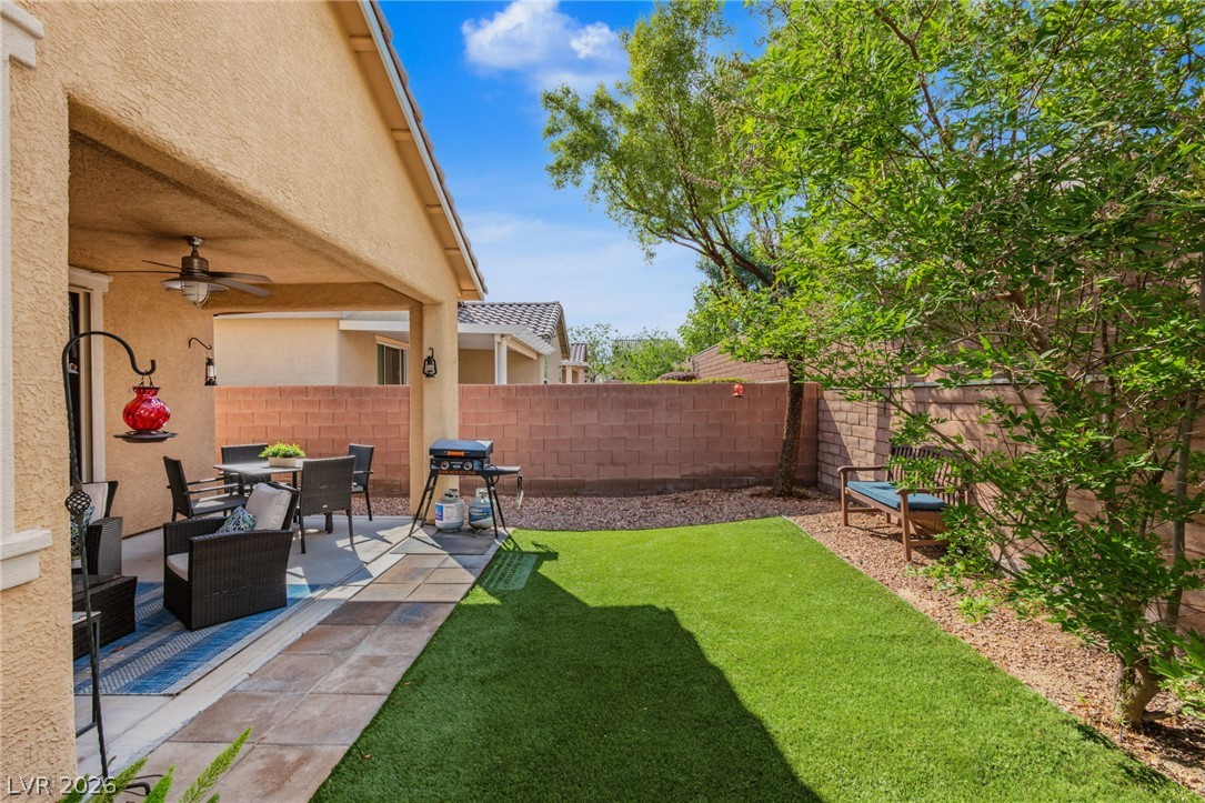 9182 Parkstone Avenue Las Vegas NV 89178