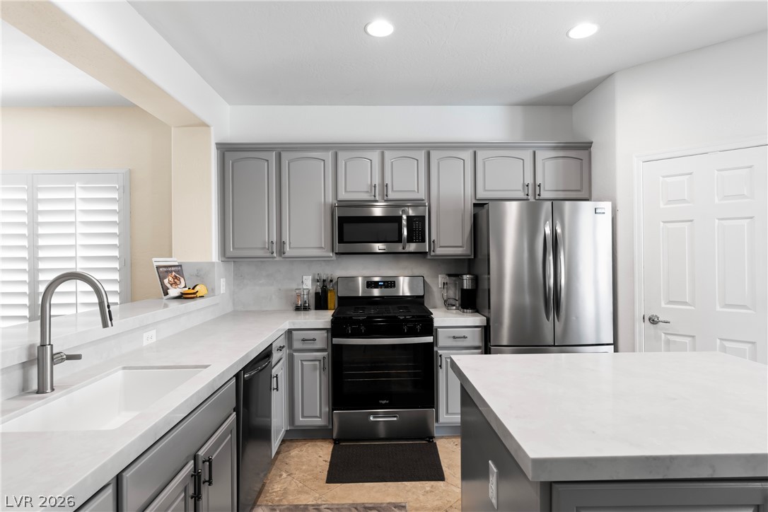 28 Gentilly Lace Avenue Henderson NV 89002