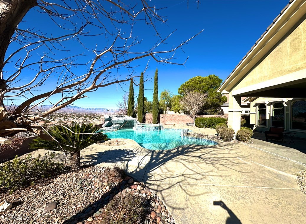 2266 Driftwood Tide Avenue Henderson NV 89052