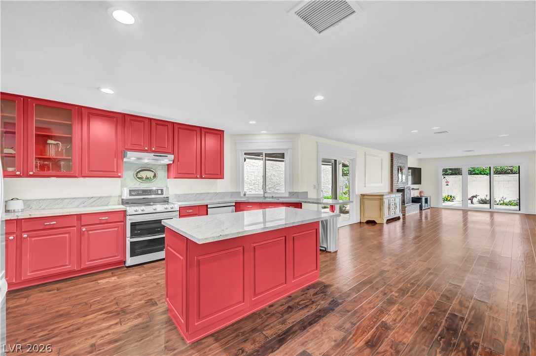 2494 Swan Lane Las Vegas NV 89121