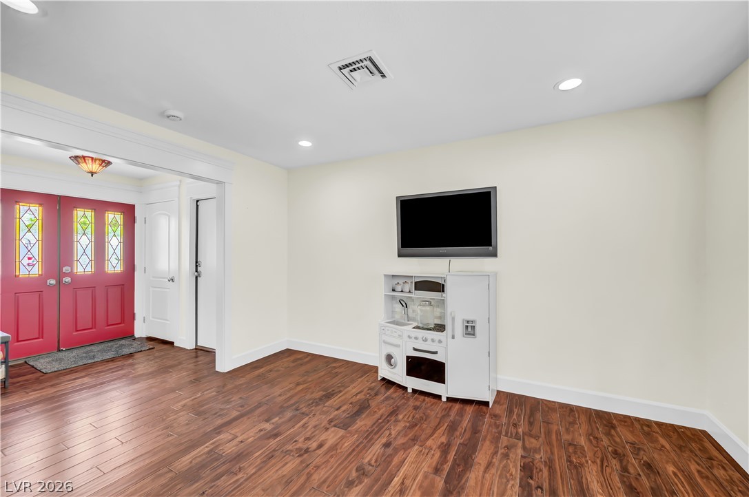 2494 Swan Lane Las Vegas NV 89121