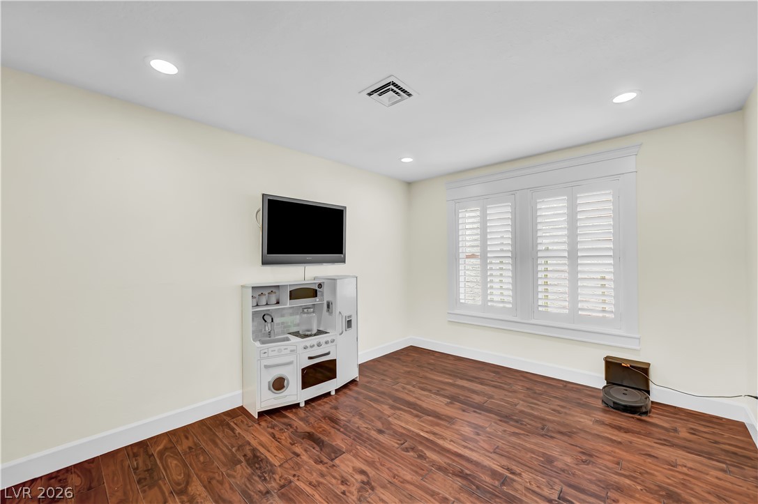 2494 Swan Lane Las Vegas NV 89121