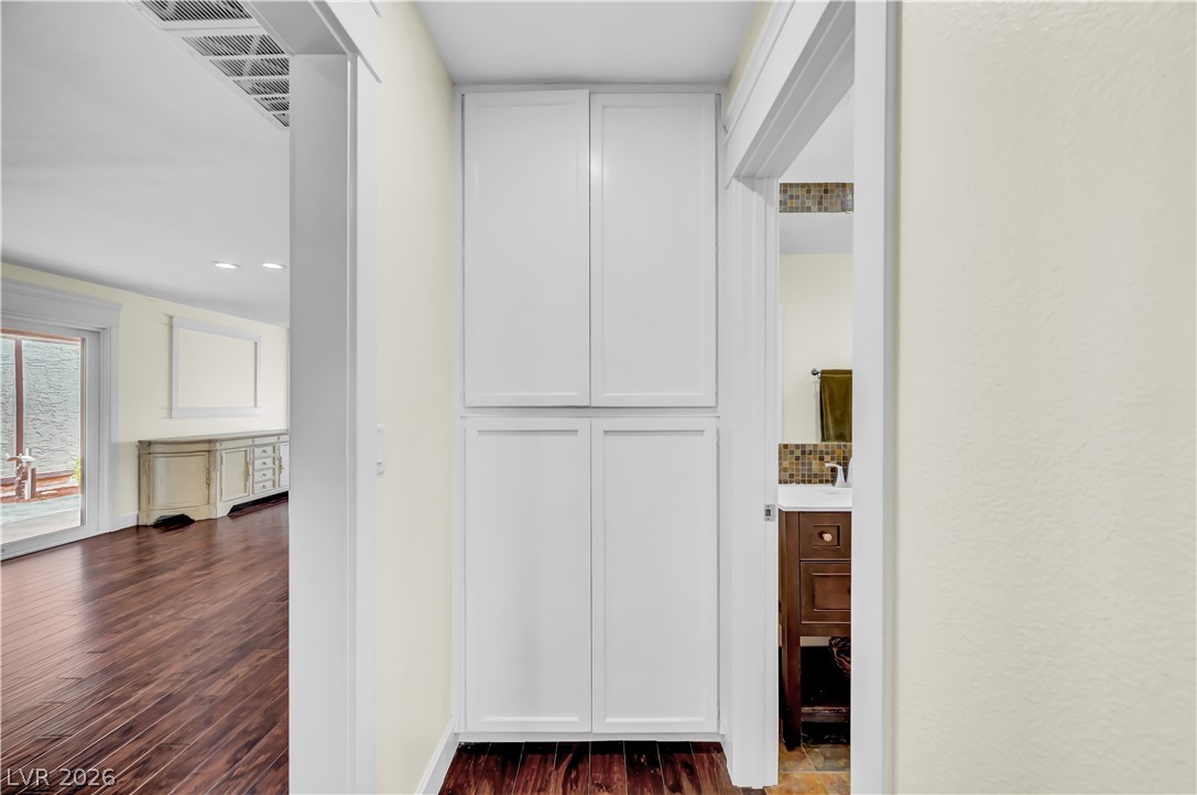 2494 Swan Lane Las Vegas NV 89121