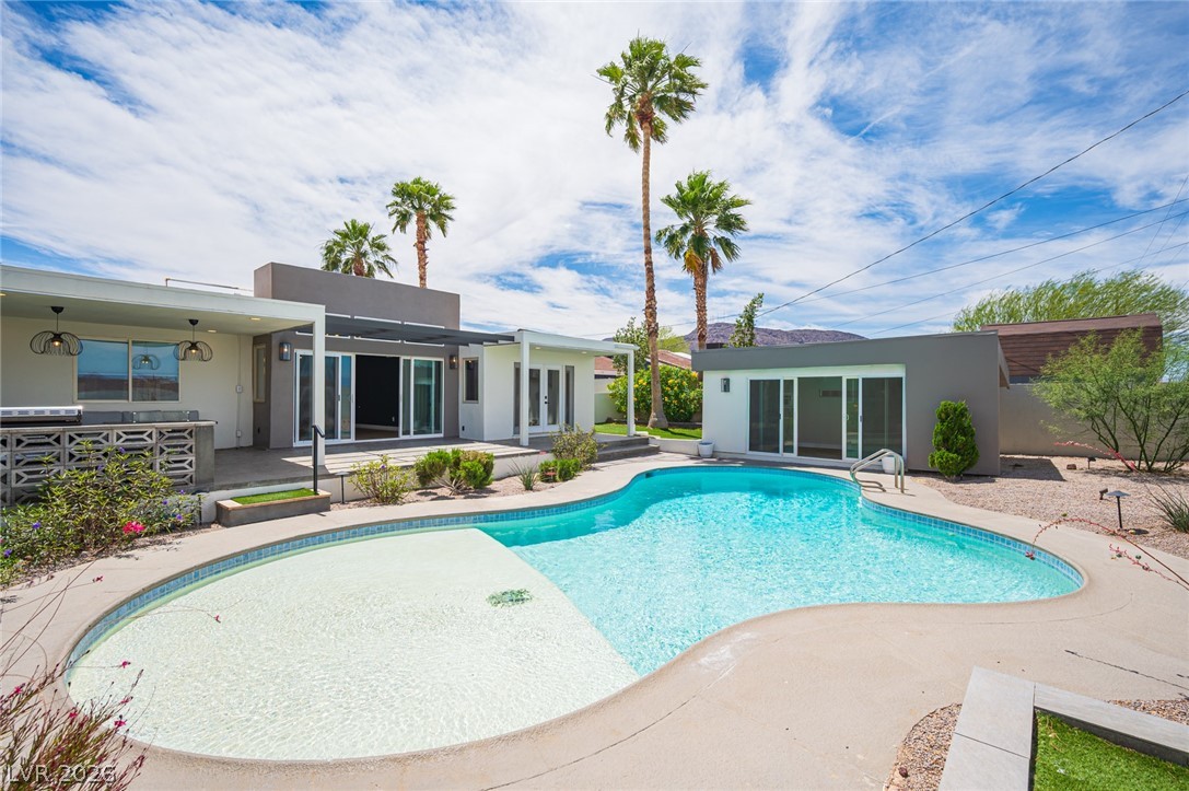 330 East Country Club Drive Henderson NV 89015