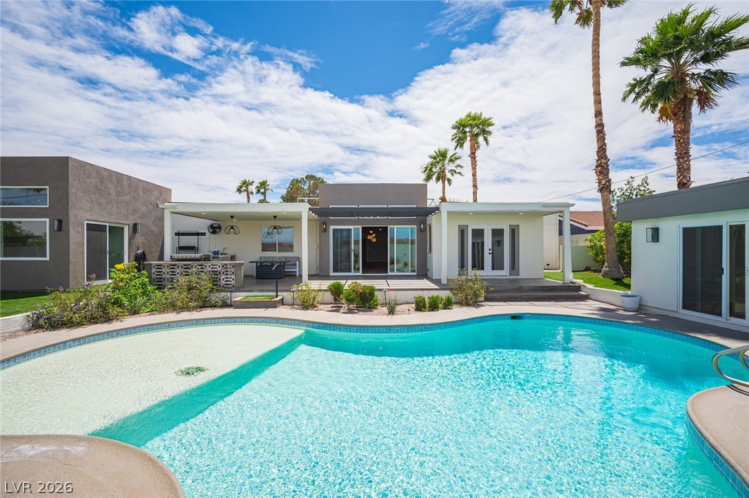 330 East Country Club Drive Henderson NV 89015
