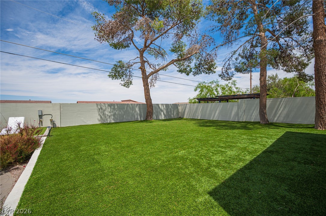 330 East Country Club Drive Henderson NV 89015