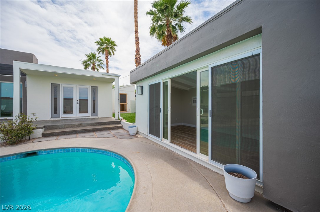 330 East Country Club Drive Henderson NV 89015
