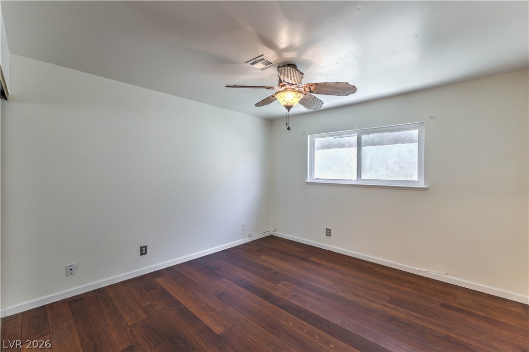 6604 Larchwood Lane Las Vegas NV 89103