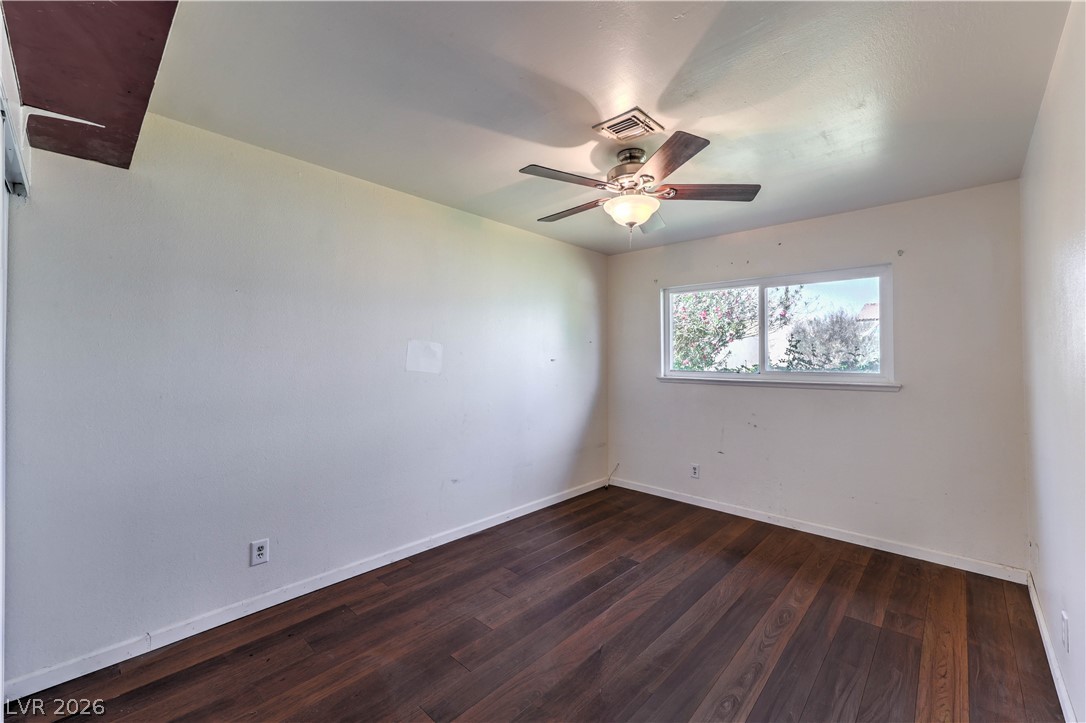 6604 Larchwood Lane Las Vegas NV 89103