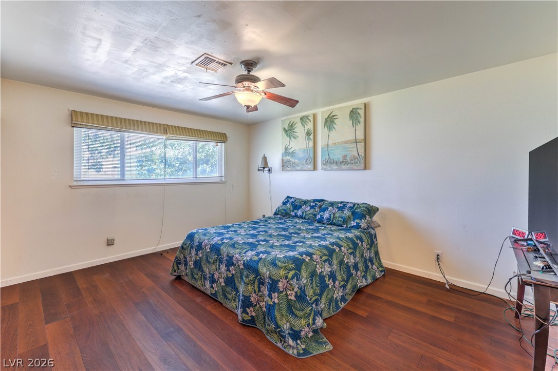 6604 Larchwood Lane Las Vegas NV 89103
