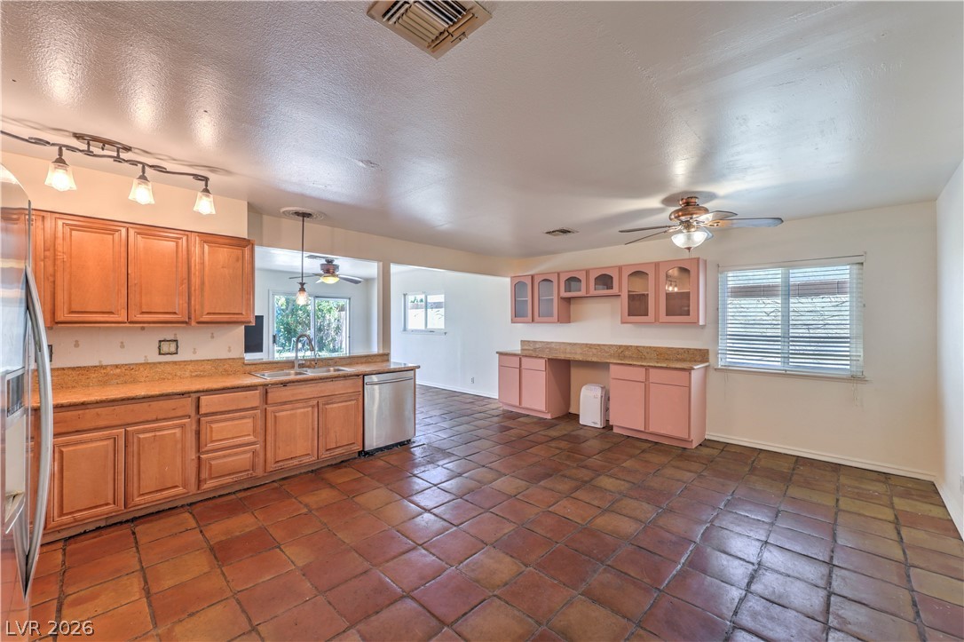 6604 Larchwood Lane Las Vegas NV 89103