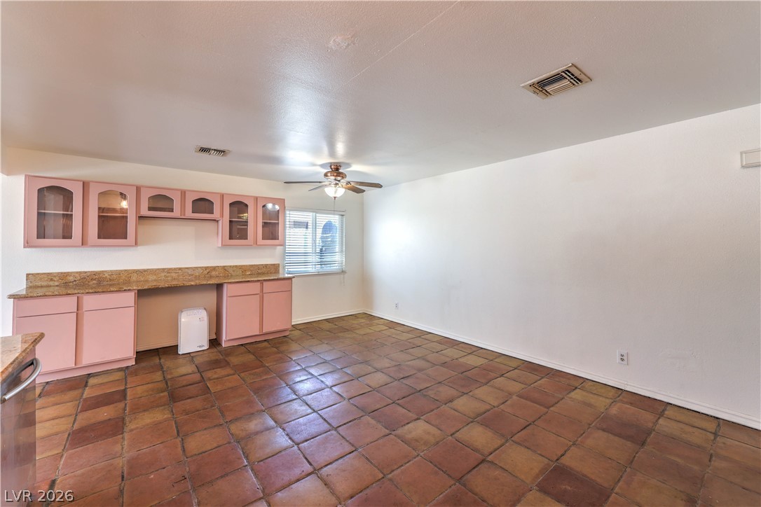 6604 Larchwood Lane Las Vegas NV 89103