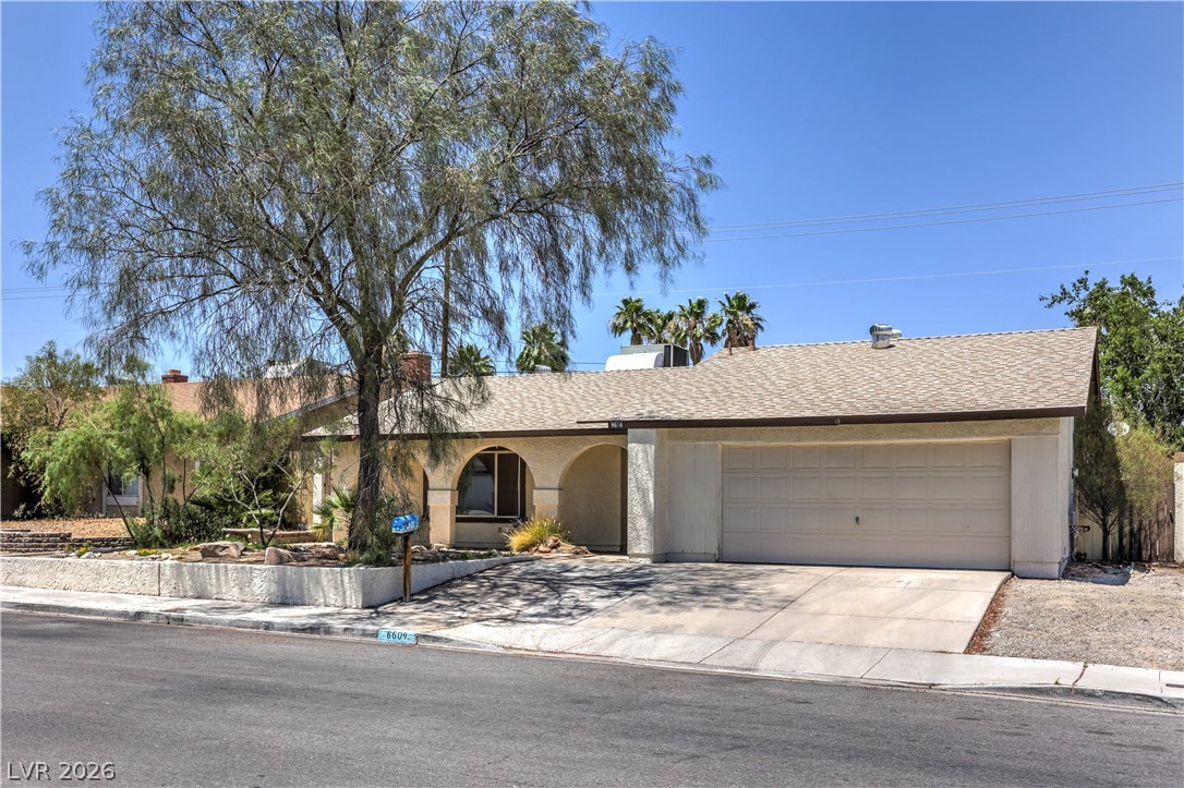 6604 Larchwood Lane Las Vegas NV 89103