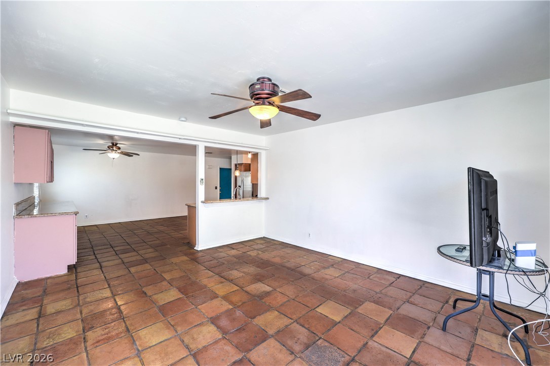 6604 Larchwood Lane Las Vegas NV 89103