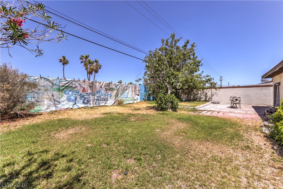 6604 Larchwood Lane Las Vegas NV 89103