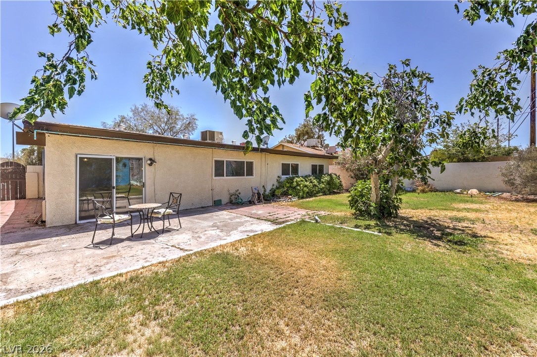 6604 Larchwood Lane Las Vegas NV 89103