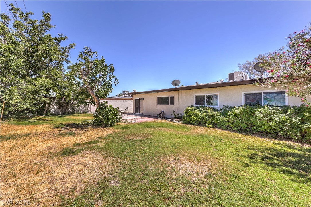 6604 Larchwood Lane Las Vegas NV 89103