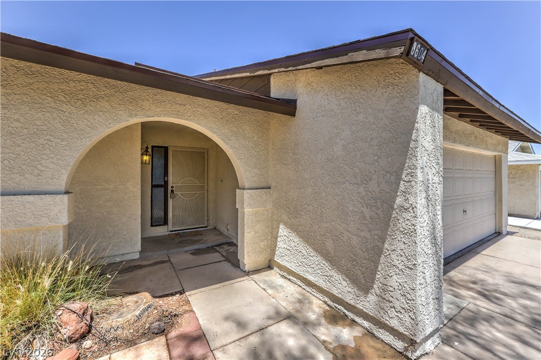 6604 Larchwood Lane Las Vegas NV 89103