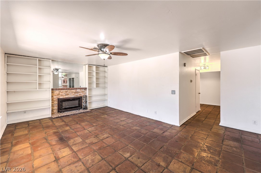 6604 Larchwood Lane Las Vegas NV 89103