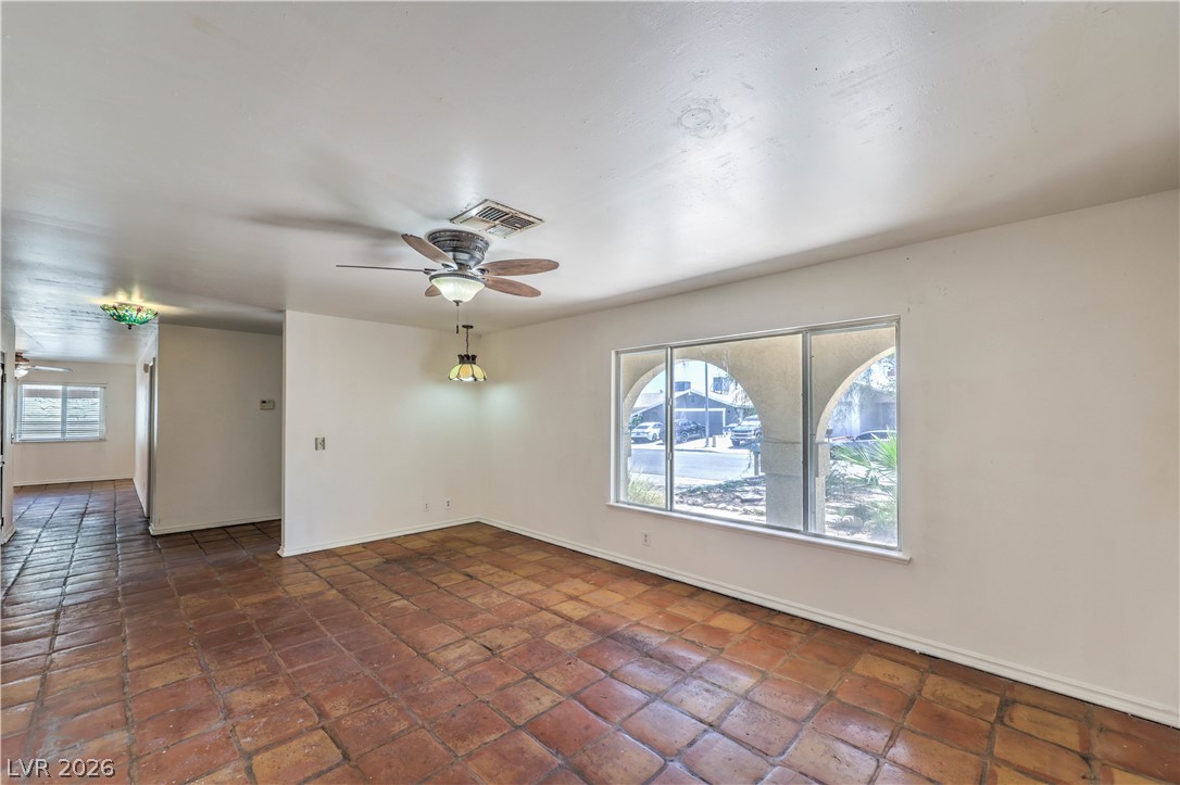 6604 Larchwood Lane Las Vegas NV 89103