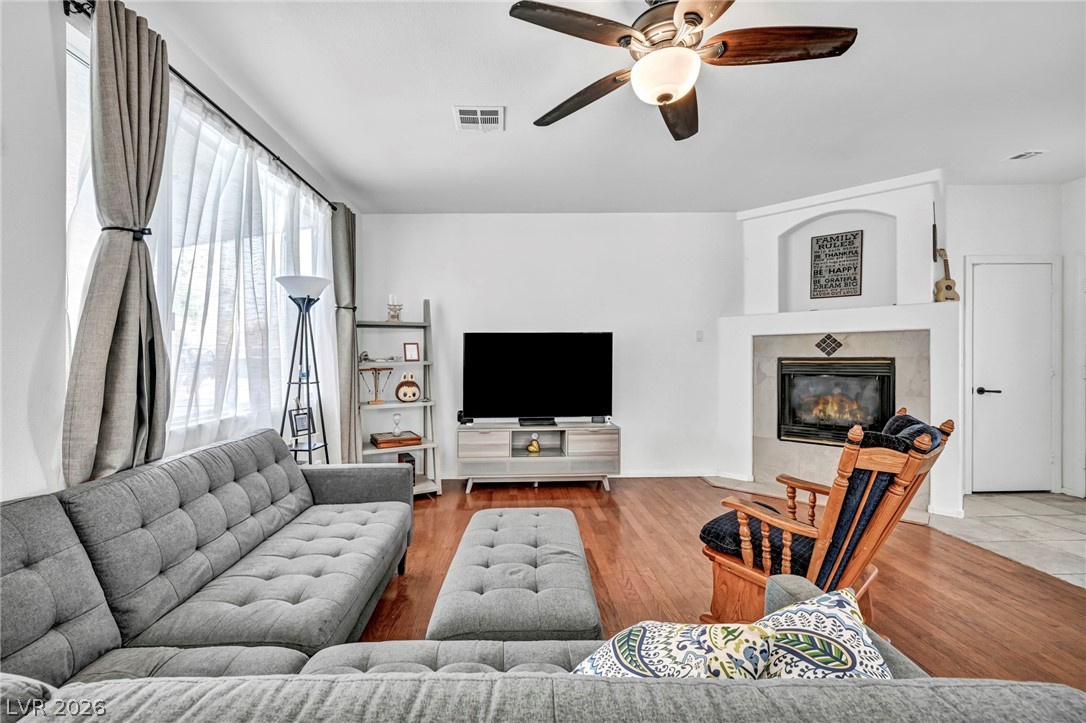 10052 Lemon Valley Avenue Las Vegas NV 89147