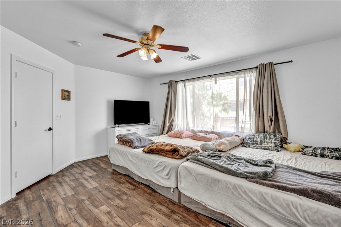 10052 Lemon Valley Avenue Las Vegas NV 89147