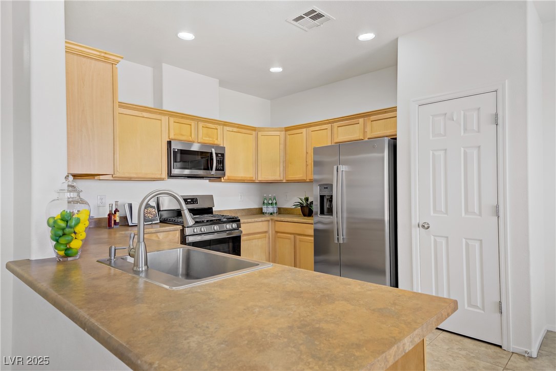6933 Diver Avenue North Las Vegas NV 89084