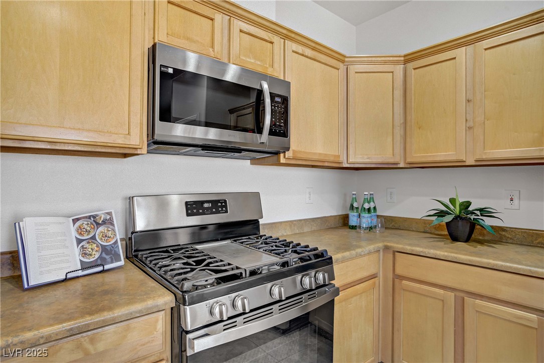 6933 Diver Avenue North Las Vegas NV 89084