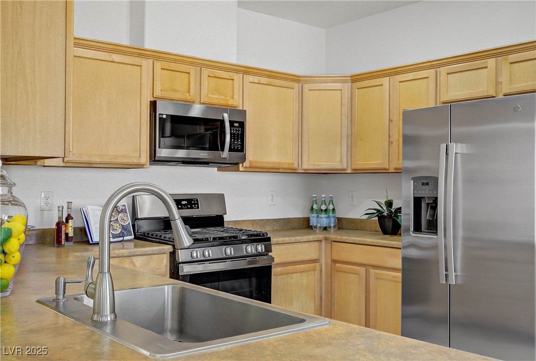 6933 Diver Avenue North Las Vegas NV 89084
