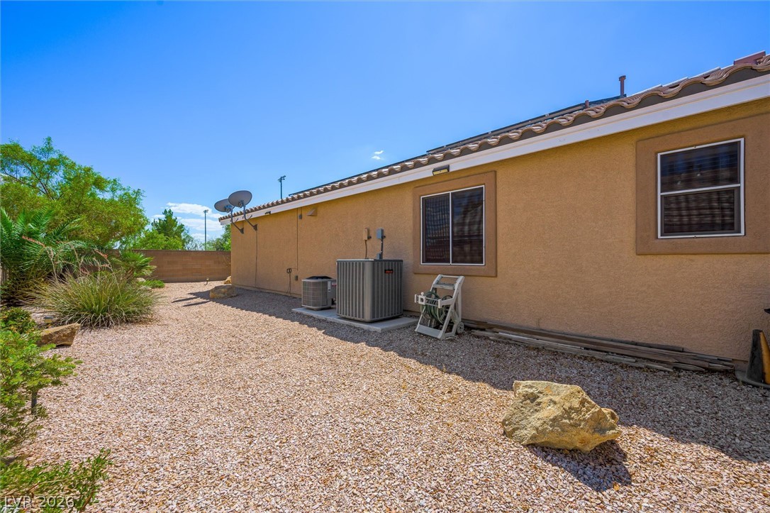 213 Whitetail Archery Avenue North Las Vegas NV 89084