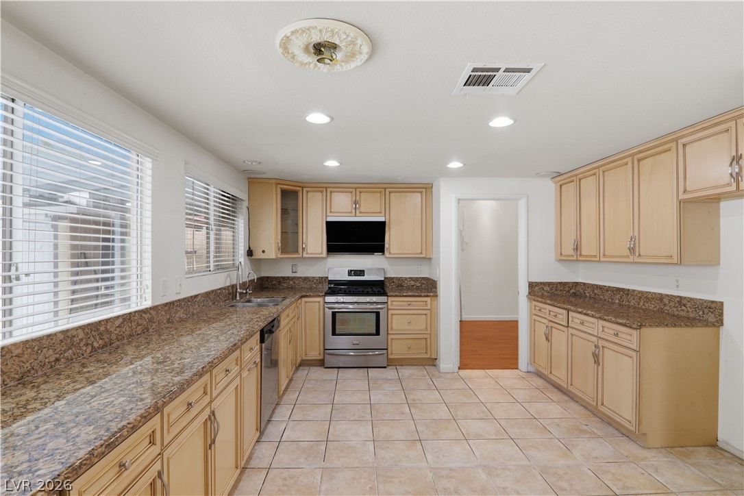 4727 Beaconsfield Street Las Vegas NV 89147