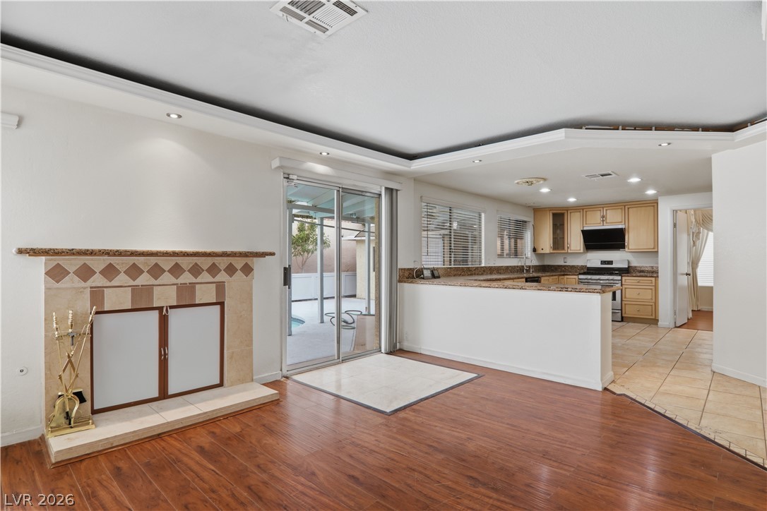 4727 Beaconsfield Street Las Vegas NV 89147